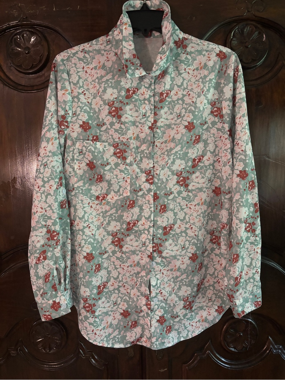 Amazon Floral Button-Down Shirt in Mint Green & Coral Red